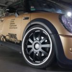 Mini Cooper mit Jack Line Felgen, Fahrwerk und Folierung